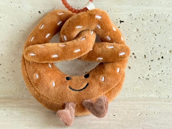 Twisted bread bag charm